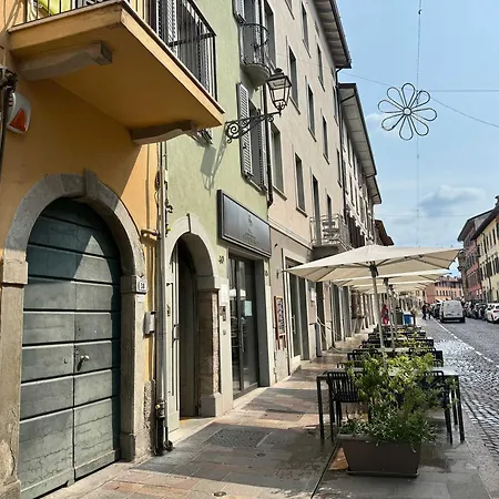 アパート Il Nido Del Borgo - Immobili E Soluzioni Rent ベルガモ